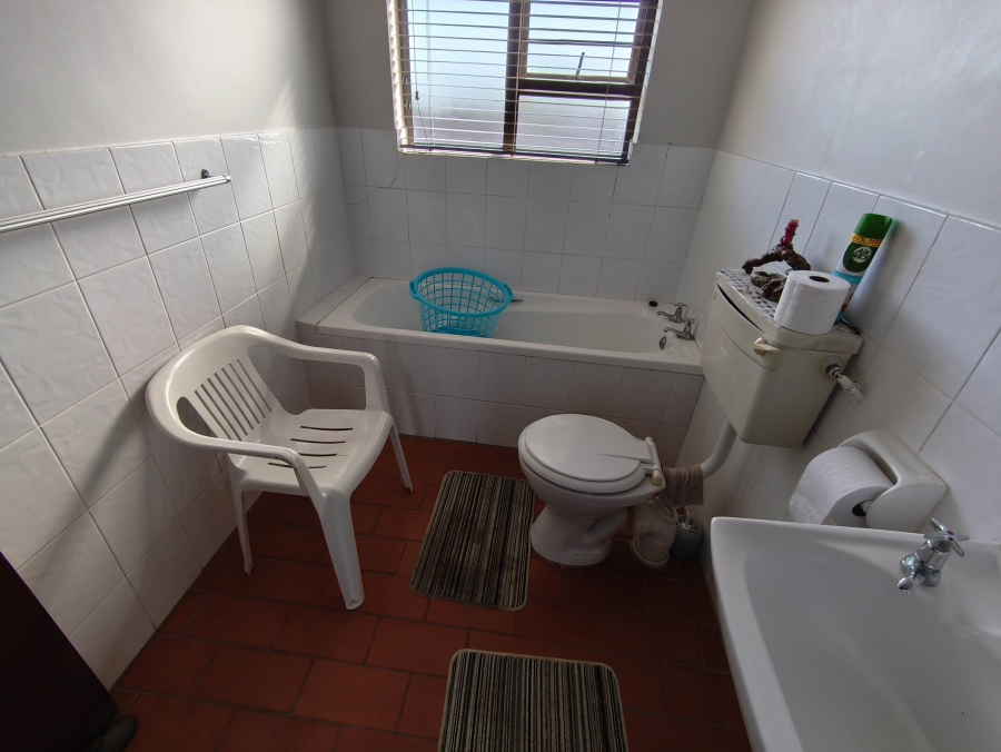 2 Bedroom Property for Sale in De Kelders Western Cape